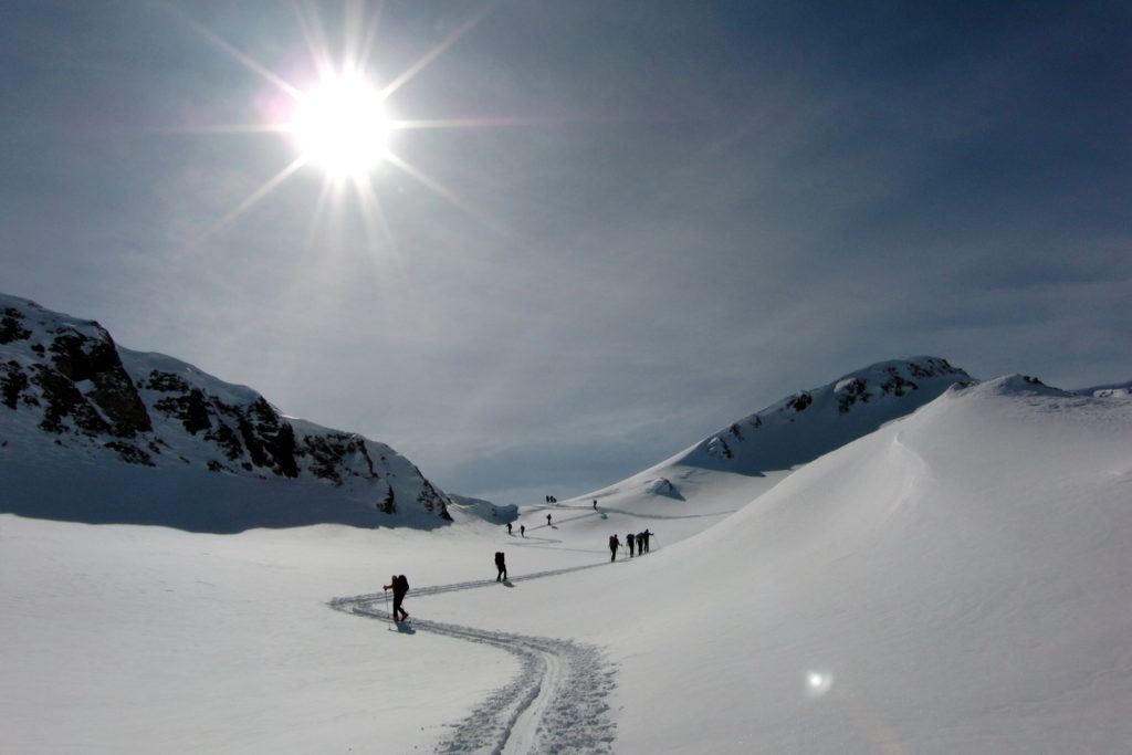 Der Winter hat viele Sportarten zu bieten. Werde jetzt fit mit diesen Übungen!